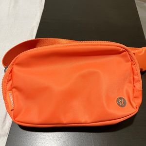 Lululemon everywhere belt bag